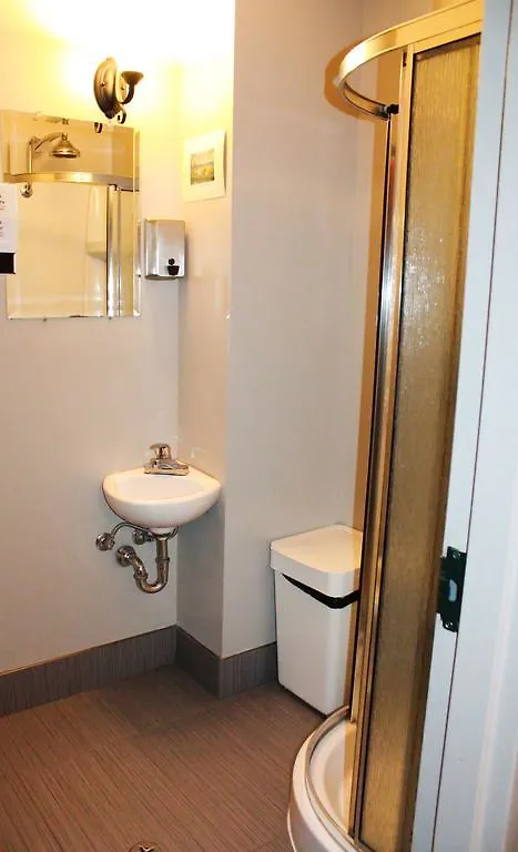 Hostel Auberge L'Apero Montreal